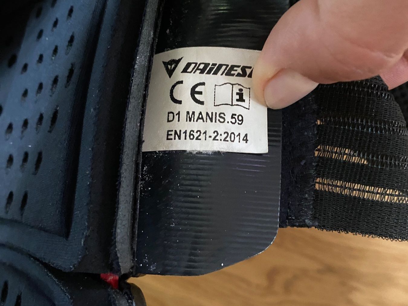 Dainese Protezioni & Imbottiture: Dainese Rückenprotektor, Grösse M – Usato da Zürich venduto da Bouxx 2