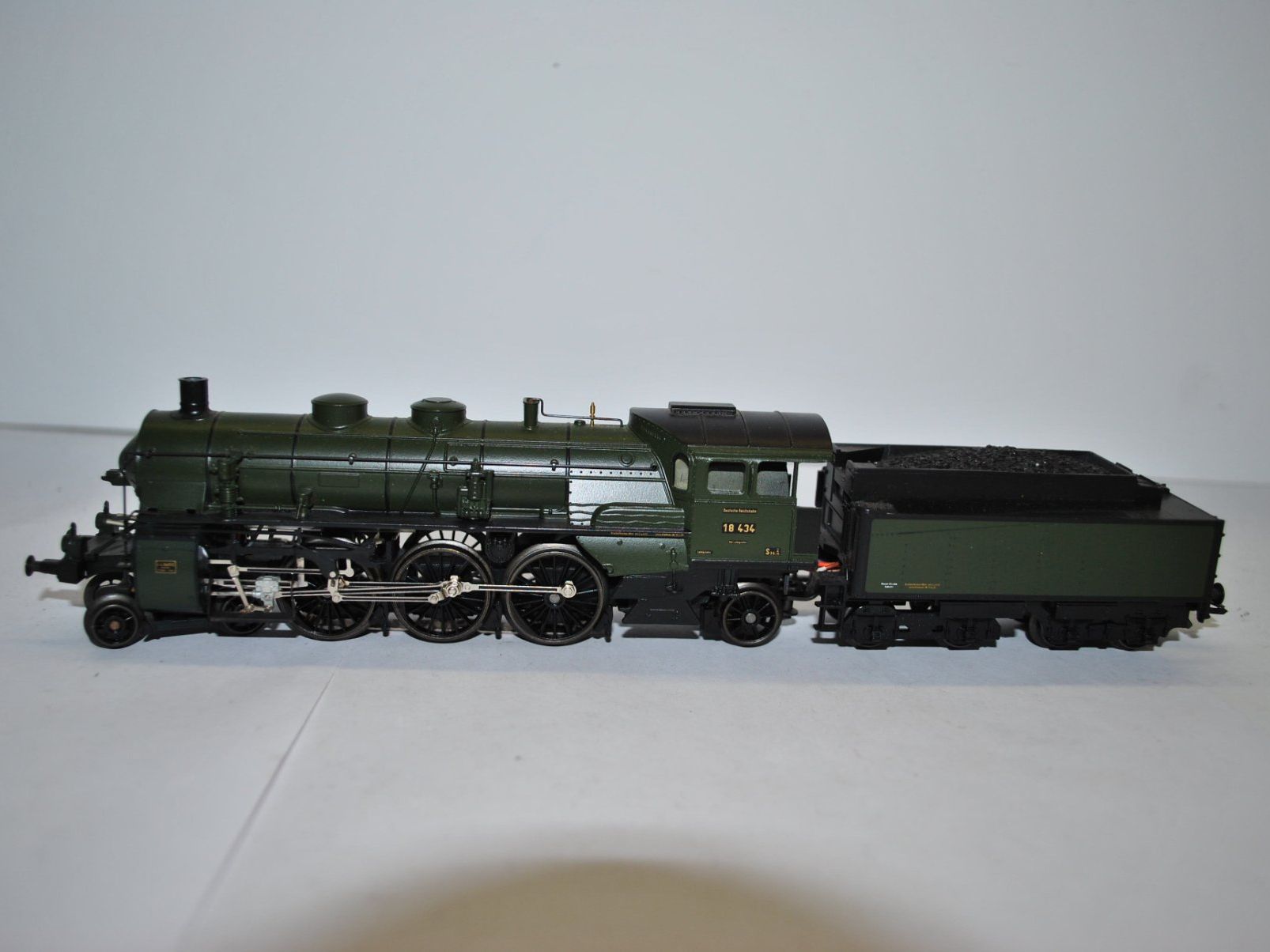 Märklin Modellini di ferrovie: Märklin Dampflok DR (CSK1685) – Usato da Aarwangen venduto da Bahnsupport 1