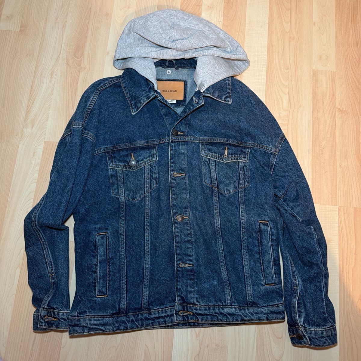 Pull&Bear Giacche: Pull&Bear Denim Jacket with Hood, Size M – Nuovo (secondo la descrizione) da St. Gallen venduto da ber_82p9