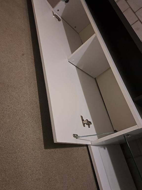 Mobili TV: TV Möbel / Schwarz Weiss mit Glas – Usato da Dällikon venduto da ale_hf2g 3