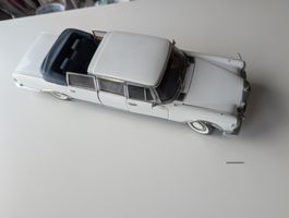 Mercedes 600 W100 1:18 Sunstar