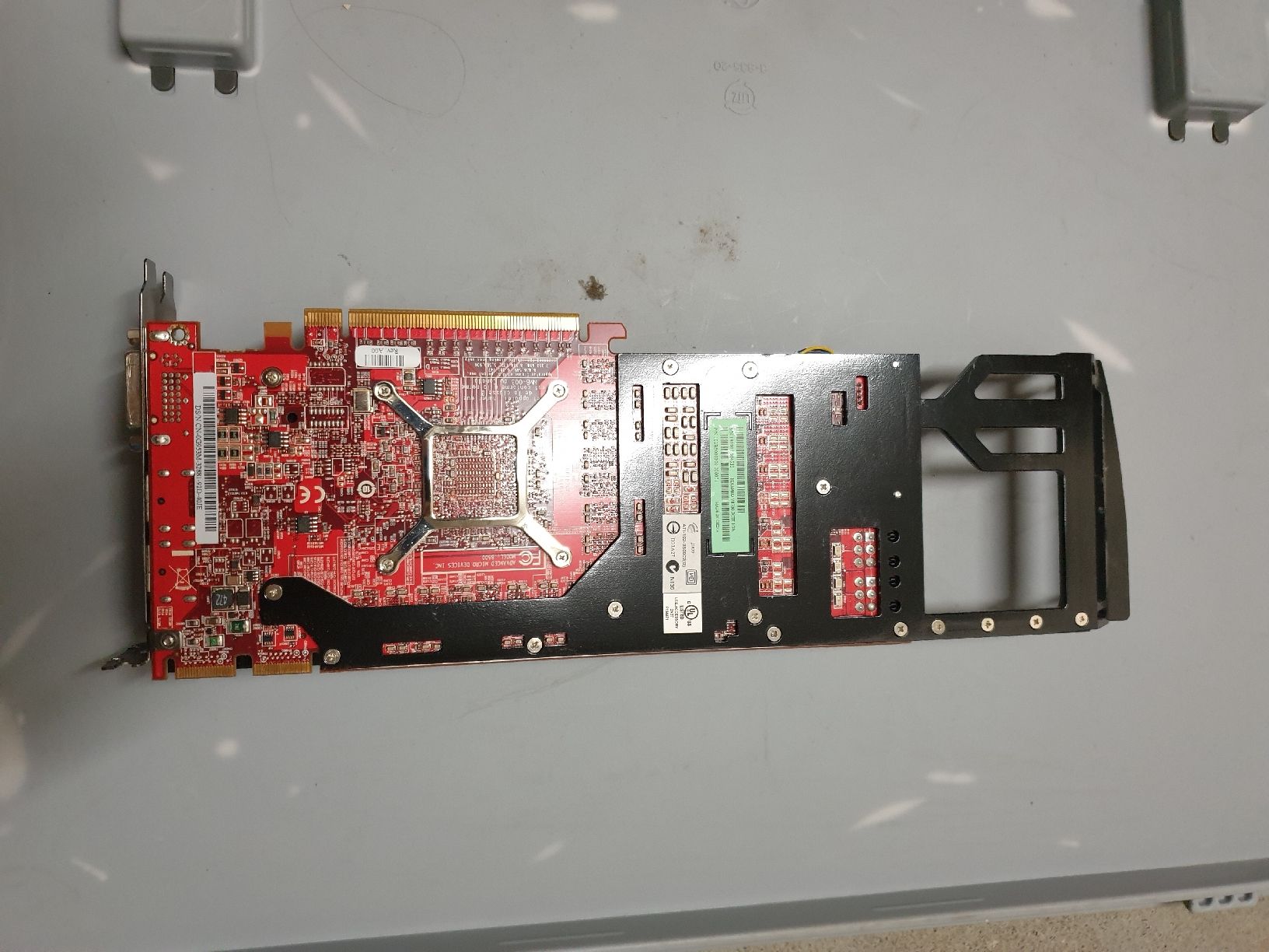 Schede grafiche: AMD FirePro V8700 1GB Grafikkarte – Difettoso da Ittigen venduto da Ziok187 4