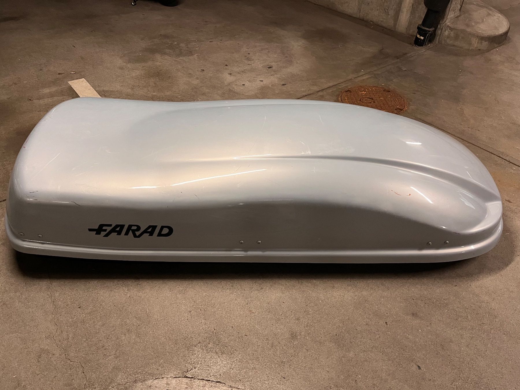 Box da tetto: Dachbox Farad Marlin 480 L – Usato da Basel venduto da Zeta45
