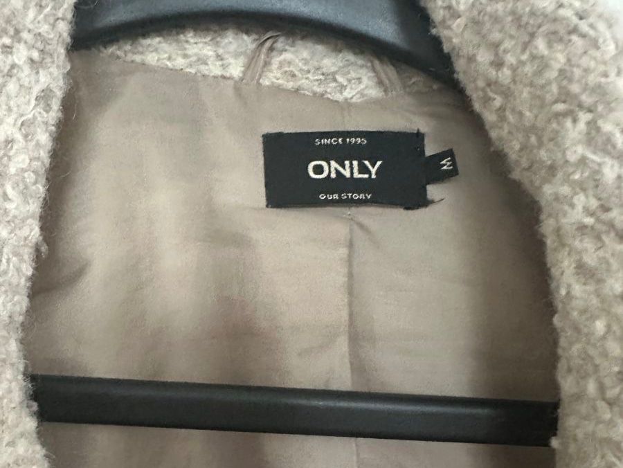 Only Mäntel: ONLY Mantel aus Wolle Grösse M – Gebraucht aus Bülach von Chati_ 2