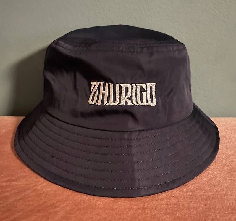 Copricapi, berretti & cappellini: ZHURIGO Bucket Hat Navy Blue – Usato da Zürich venduto da EllaLacroix 2