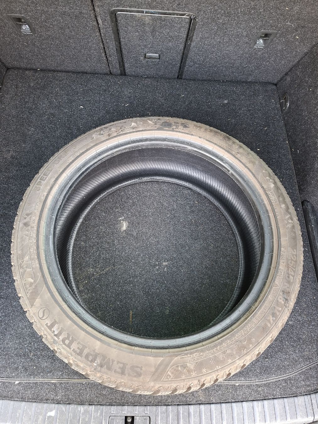 Tutti pezzi di ricambio auto: Winterreifen Semperit 225/45 R17 95V Extra Load M+S – Nuovo (secondo la descrizione) da Heitenried venduto da ben_th9v 1