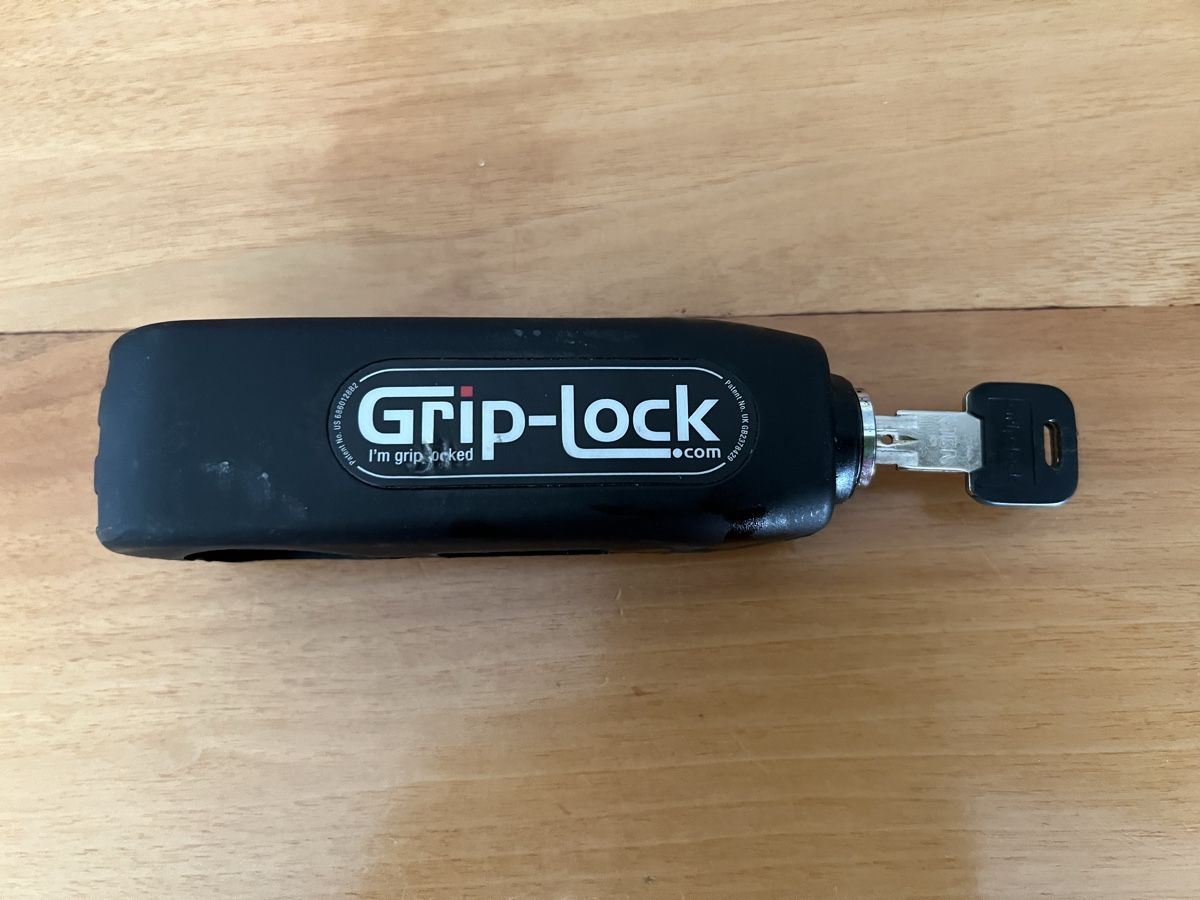 Lucchetti: Vespa Bremsenschloss Grip-Lock – Usato da Moosleerau venduto da Tami8 3