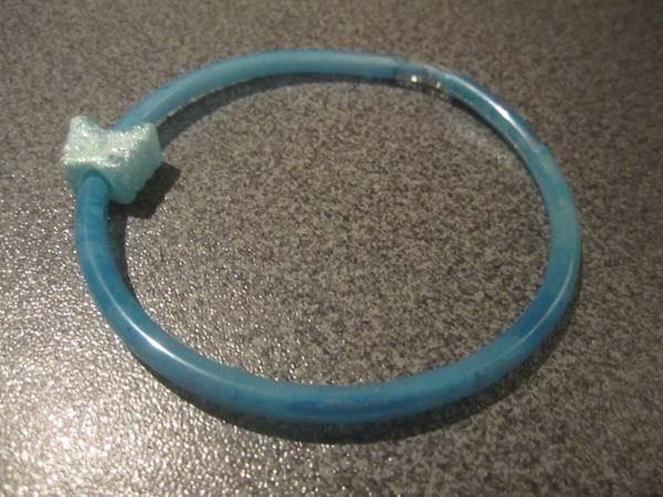 Bracelets: Armreif blau / Schmetterling – D'occasion à Zürich par Motzkuh