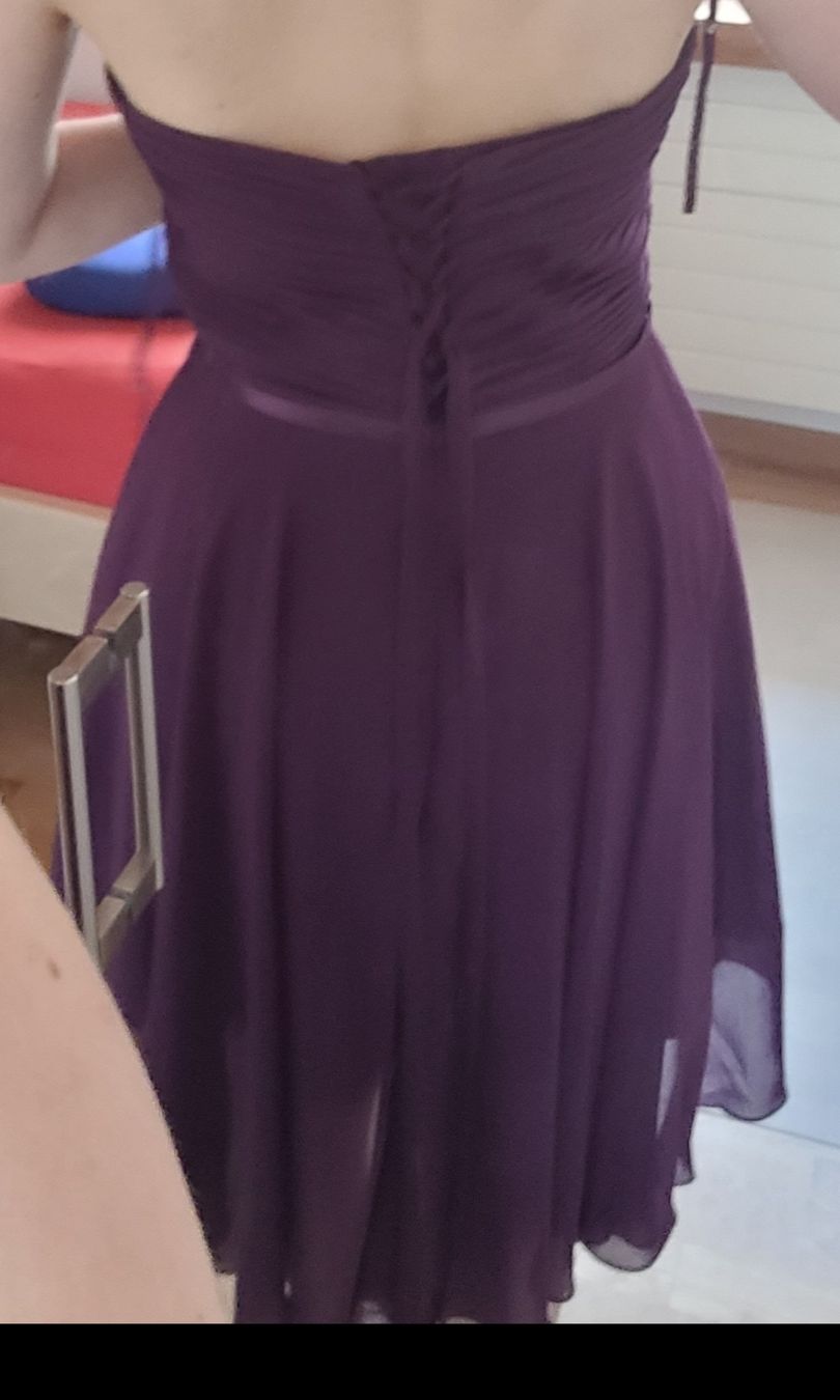 Kleider: Elegantes Kleid in dunklem Violett, Grösse M – Gebraucht aus Brugg AG von Ela_Obi 2