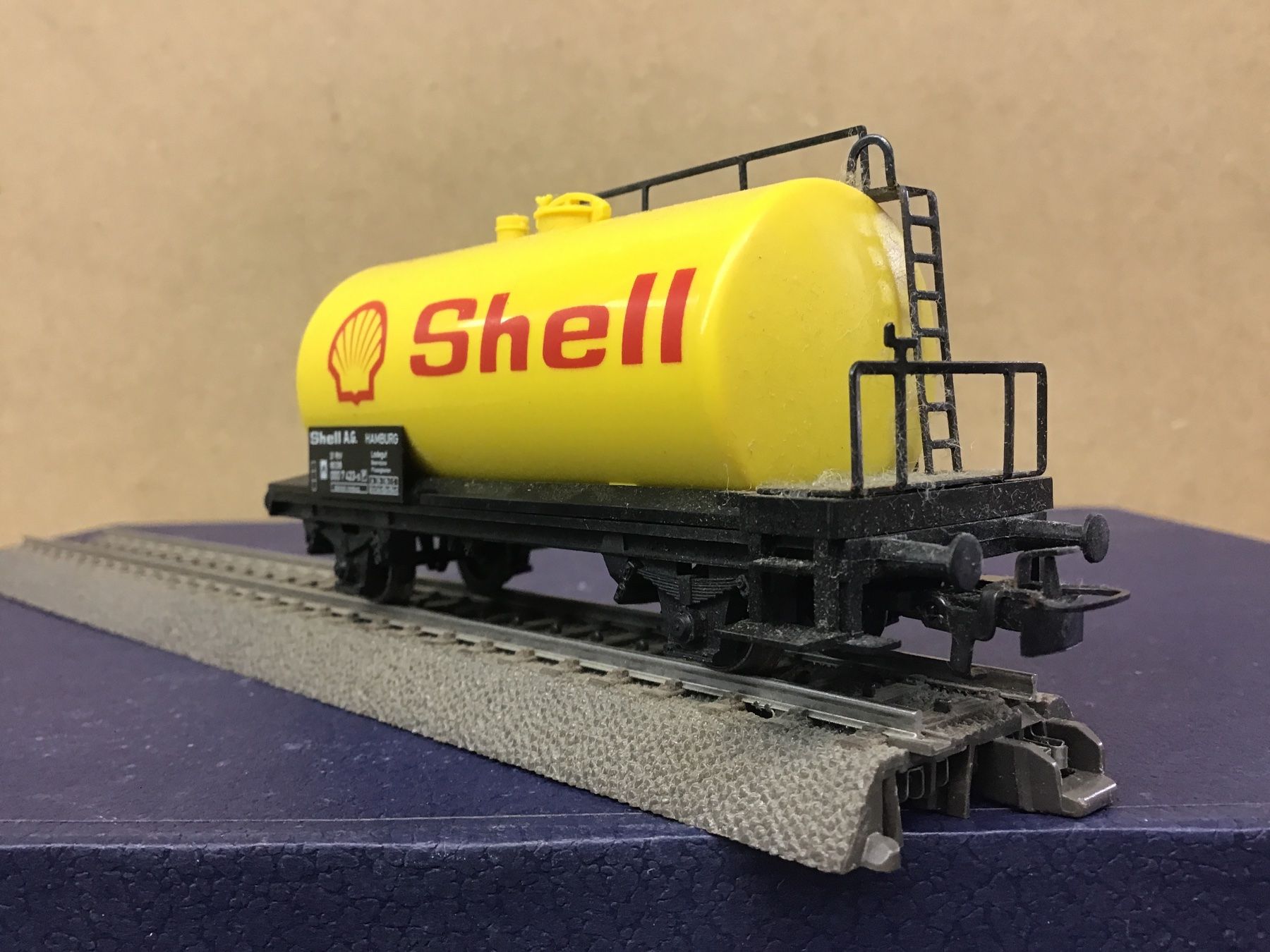 Märklin Modellini di ferrovie: Shell Kesselwagen, Spur H0 NR.4442 – Usato da Männedorf venduto da Modelle-aller-Art 1