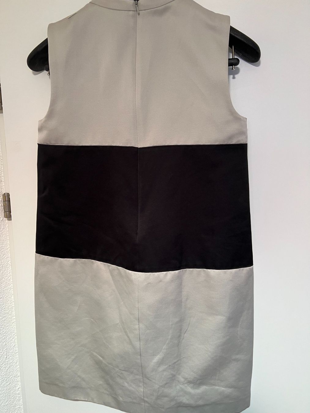 Max Mara Vestiti: Max Mara Damenkleid Gr. 34 NEU GARANTIE – Nuovo (secondo la descrizione) da Zürich venduto da Miviraz 2