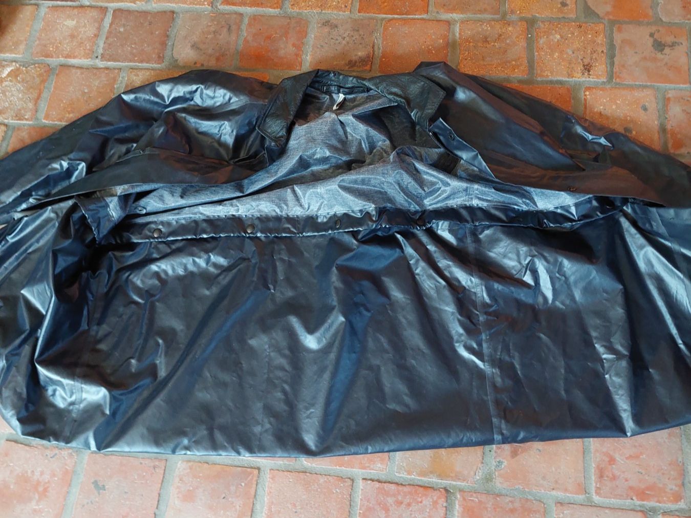 Uniformi: Alte Polizeipellerine lang/kurz super Zustand – Usato da Valbella venduto da Smakes 1