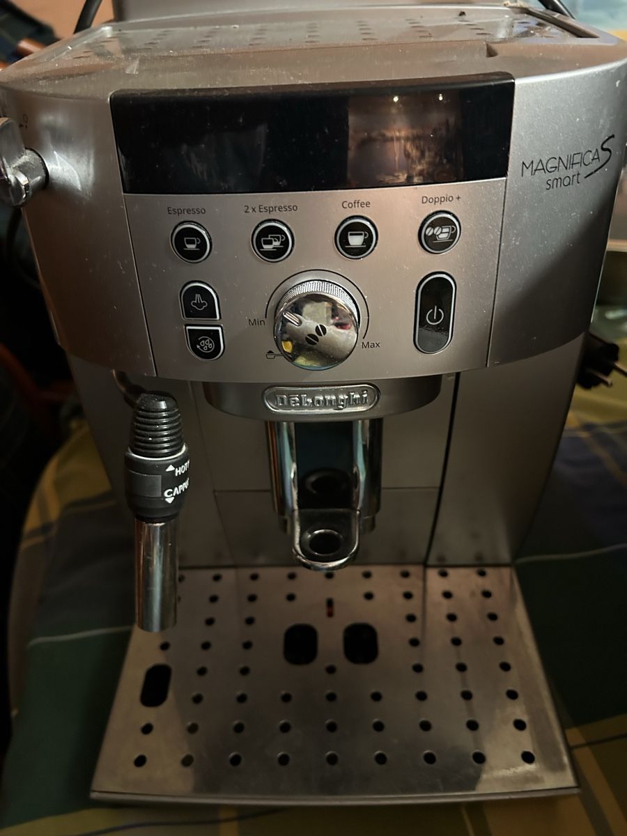 De'Longhi Macchine per caffè & Macchine per espresso: DeLonghi Magnifica Smart à réparer ECAM250.31.SB – Difettoso da Bellevue venduto da mz_GVA 1