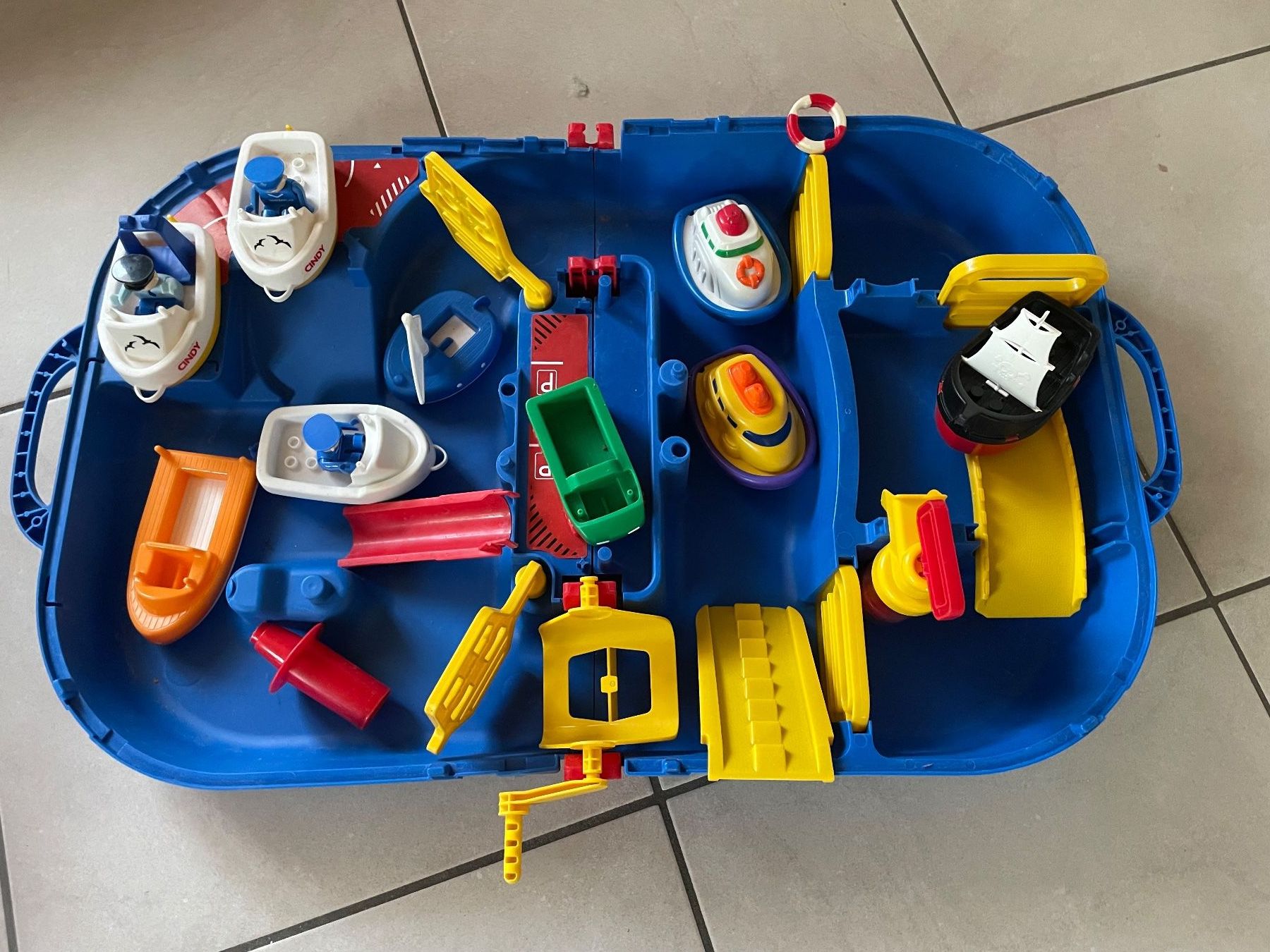 Aquaplay Jouets: Aqua-Play mit viel Zubehör – D'occasion à Cham par 2eye