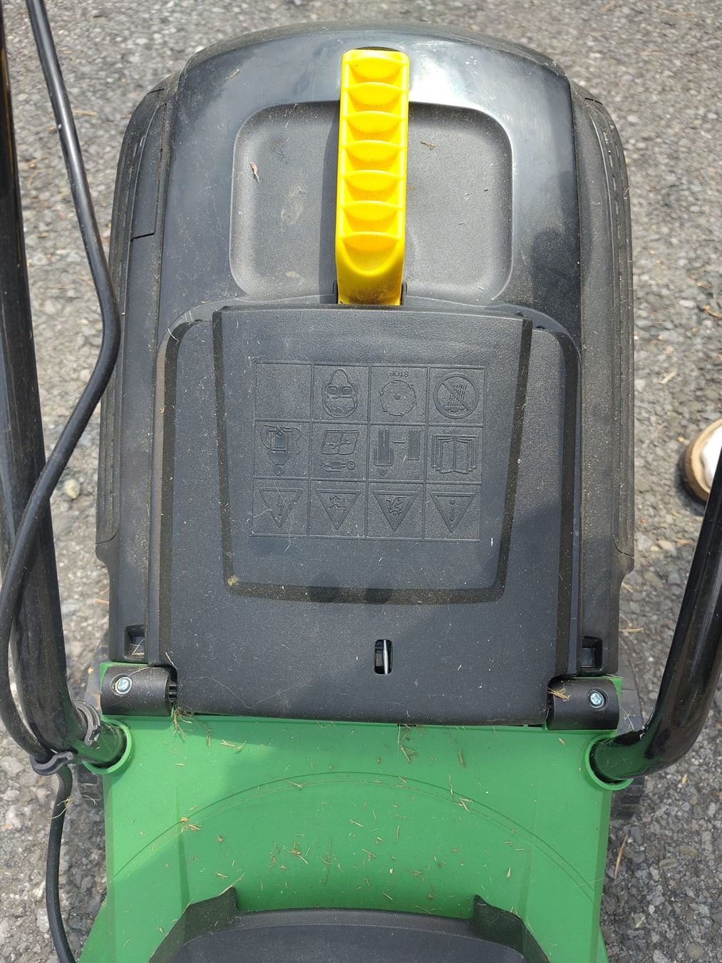 Tagliaerba: Petite tondeuse à gazon électrique – Usato da Hinterkappelen venduto da ale_jw55 3
