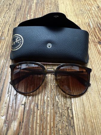 Original Ray-Ban Sonnenbrille mit Etui - Top Zustand!