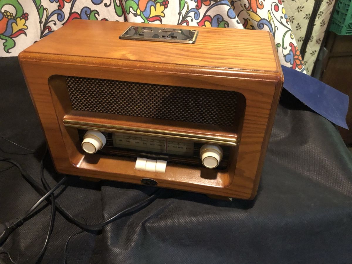 Radios: Retro Holzradio mit USB/SD Anschluss – Gebraucht aus Basel von salvagi 4