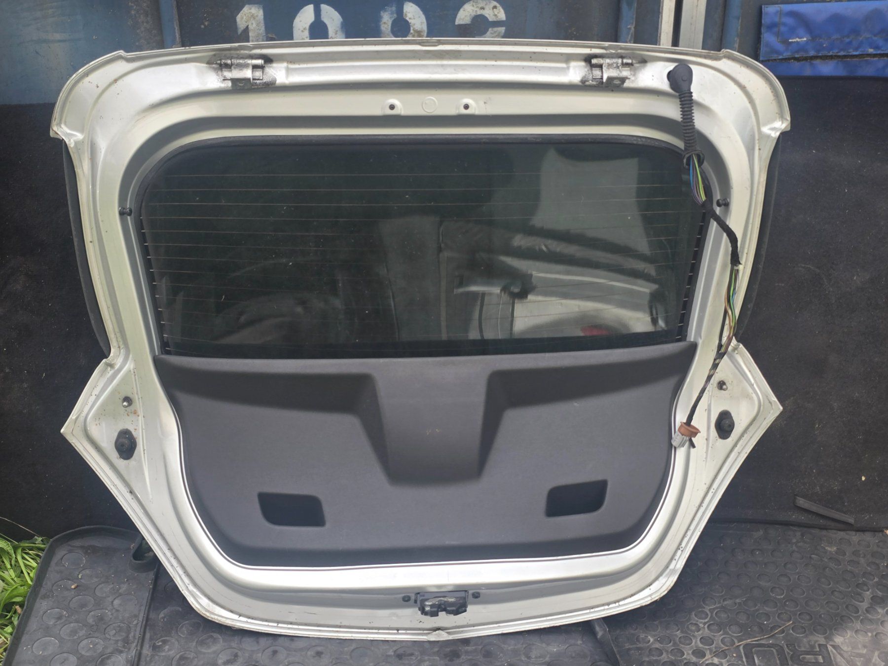 Tutti pezzi di ricambio auto: Opel Corsa D 2006 Heckklappe Kofferraumdeckel – Usato da Muhen venduto da SHS98 3