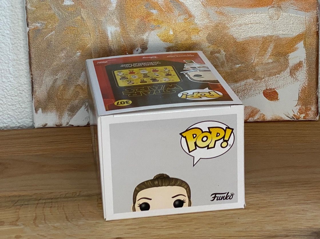 Funko Statuette: Funko Pop Star Wars - Rey #307 – Nuovo e nell'imballaggio originale da Oensingen venduto da CSCollectors 3