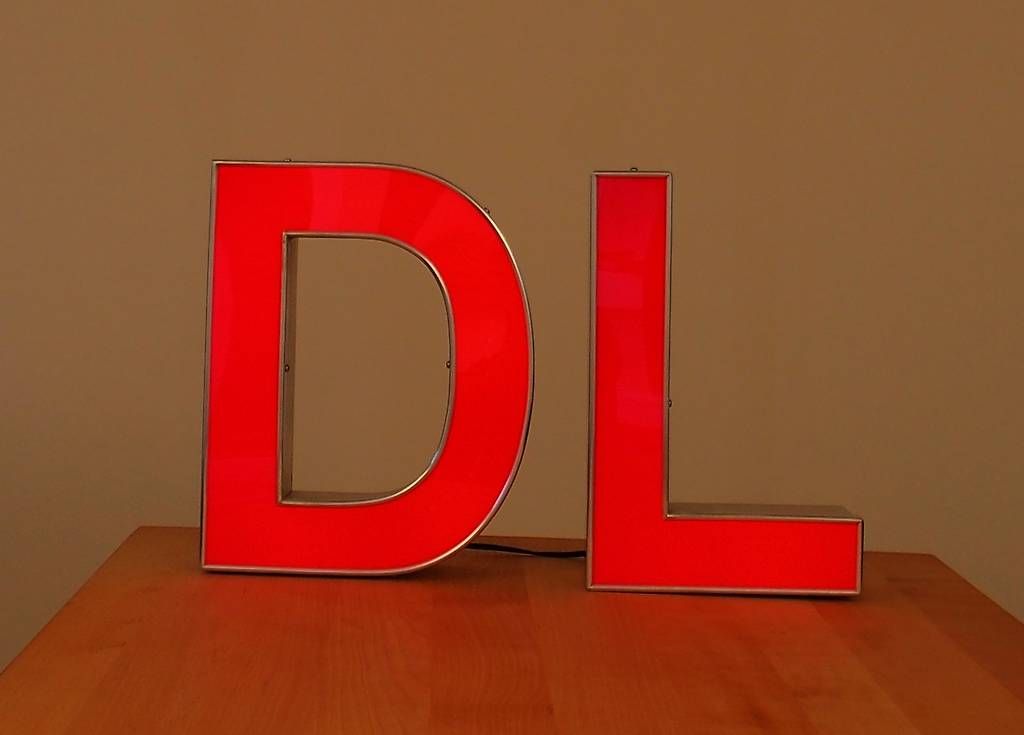 Tutte le decorazioni: Leuchtbuchstaben D und L (bzw. L + D) – Usato da Bern venduto da DJLeo 1