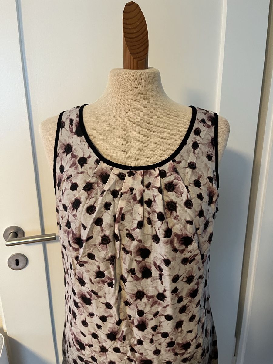 Kleider: Sommerkleid Blumenmuster Gr. 34 ärmellos – Gebraucht aus Zürich von Mrstm4 1