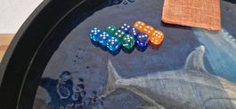 Neuer Kunst-Spieltisch, Unikat + 12 Würfel + Yatzyblock