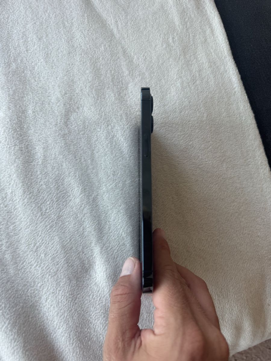 Apple Portables: iPhone 12 Pro Max  – D'occasion à Kilchberg ZH par fer_6pzx 5