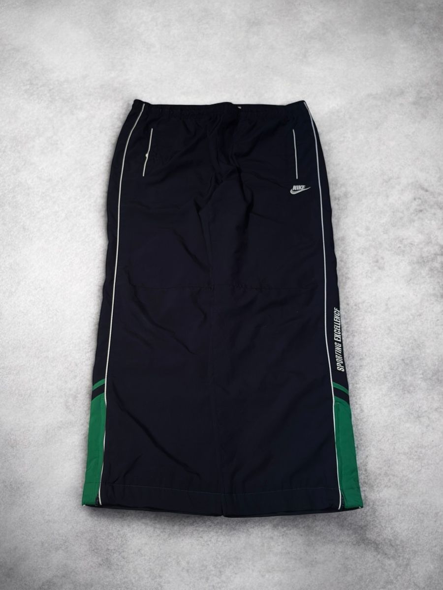 Nike Pantaloni: Nike Trackpants (L) – Nuovo (secondo la descrizione) da Aarburg venduto da syning46