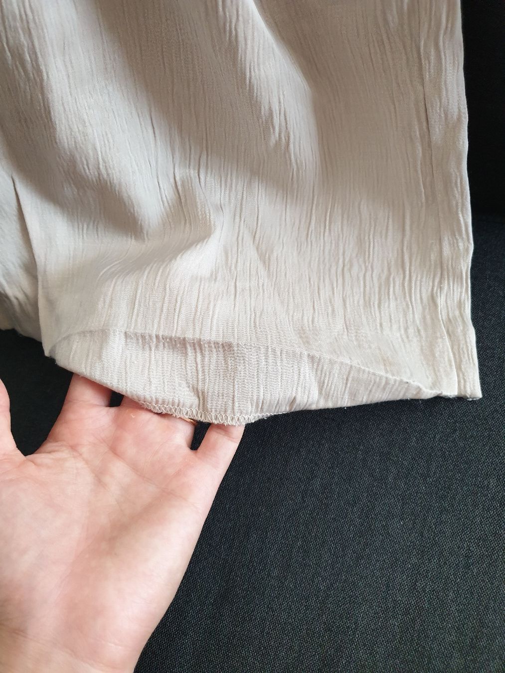 H&M Hosen: H&M Beige Flare Pants – Gebraucht aus Aigle von Smagbrelle18 6