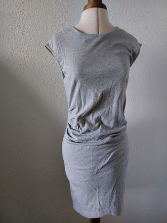 Bea. Graues Sommer Kleid Grösse S