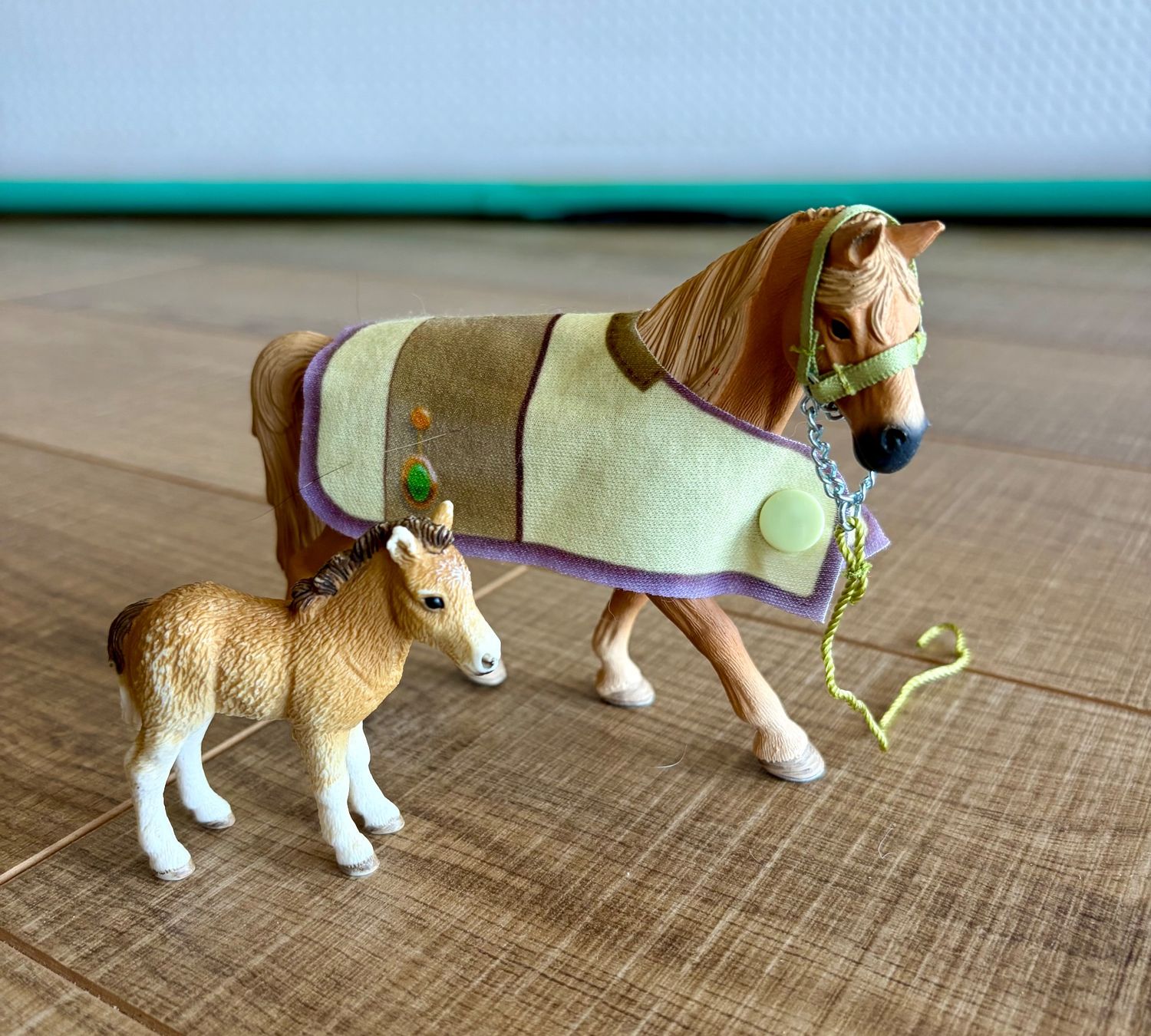 Schleich Spielzeuge: Schleich Pferd mit Fohlen – Gebraucht aus Scharnachtal von Annanass