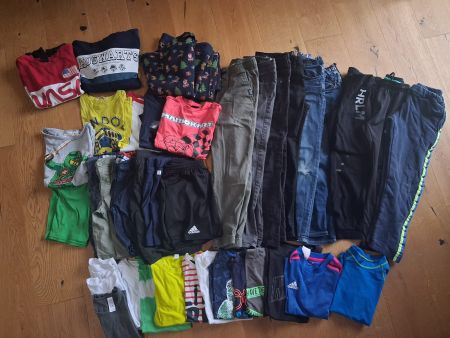 Grosses Kleiderpaket Jungs Gr. 134/140