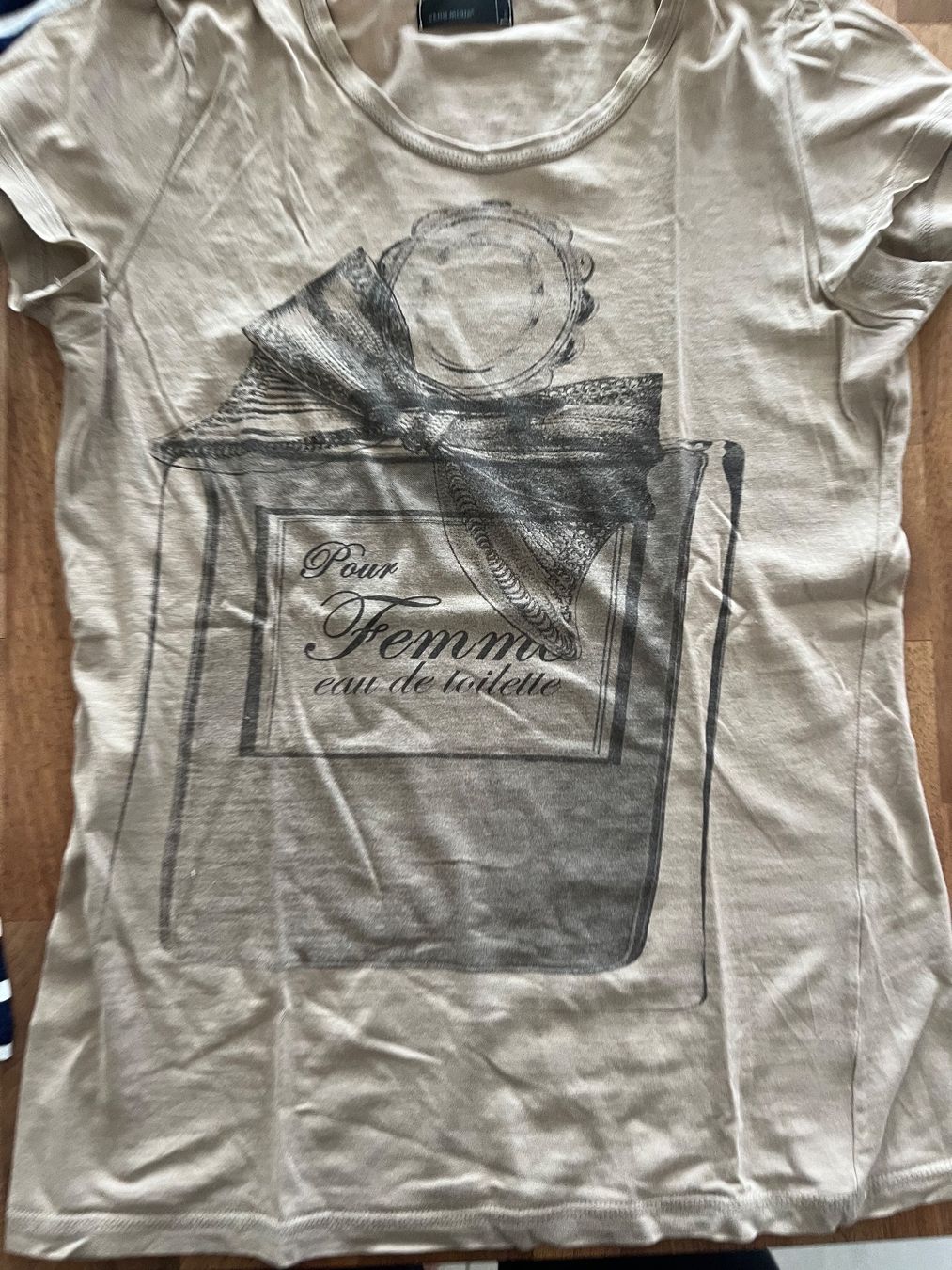 T-Shirts: Damen Sommer T-Shirts Gr. S/M – Gebraucht aus Baar von Charbin 5