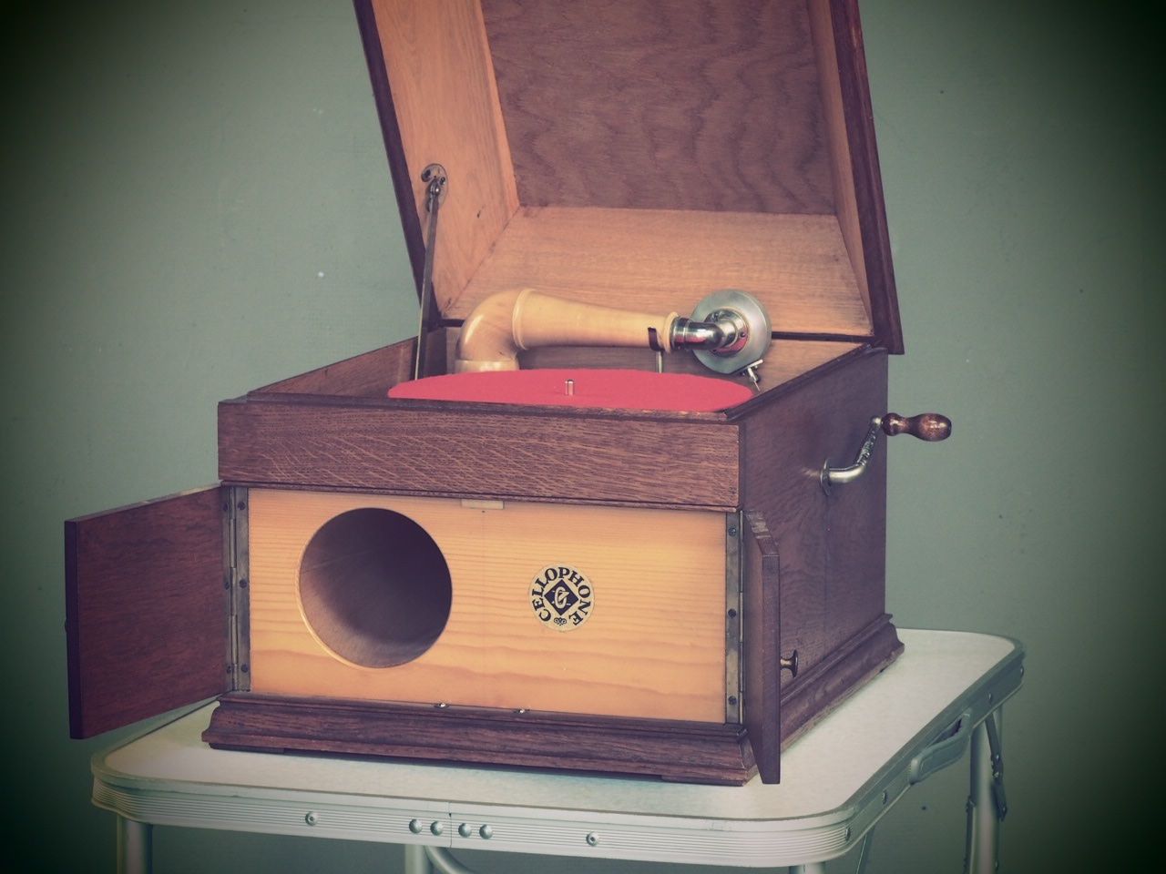 Tourne-disques: PHONOGRAPHE – D'occasion à Lausanne par Leag