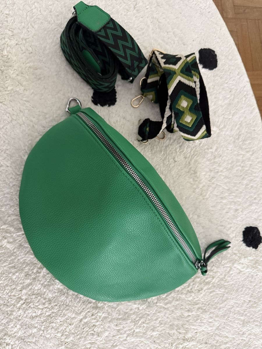 Taschen für Damen: Tasche – Gebraucht aus visp von Kmemo1
