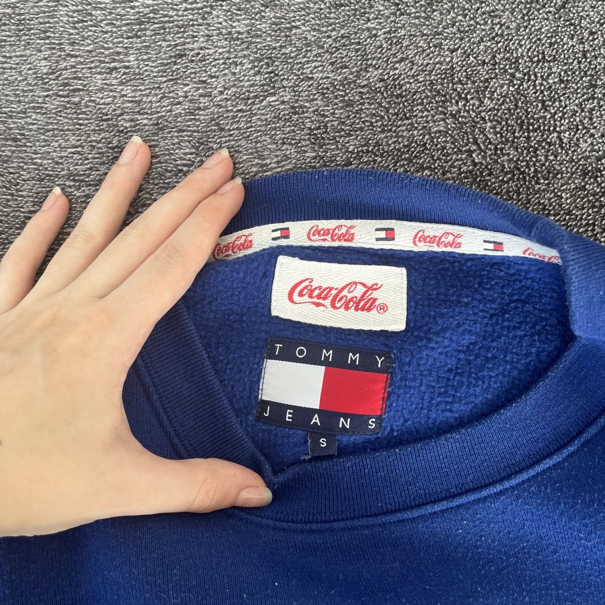 Tommy Hilfiger Maglioni & Felpe: Tommy Hilfiger Coca Cola Pullover – Nuovo (secondo la descrizione) da Zug venduto da saskia-chiara 3