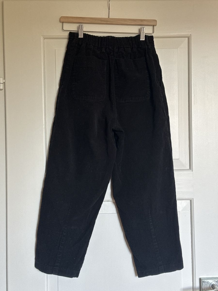 Pantaloni: Schwarze Kordhose Pull-on style – Usato da Zürich venduto da Misomi