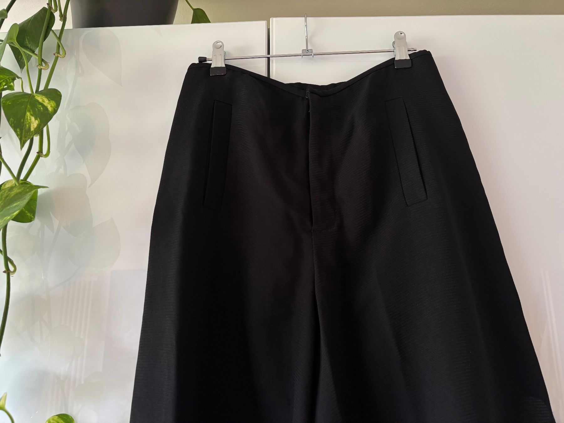 Hosen: BERENIK Schwarze Hose mit Seitenschlitzen – Gebraucht aus Zürich von missmodernage 2