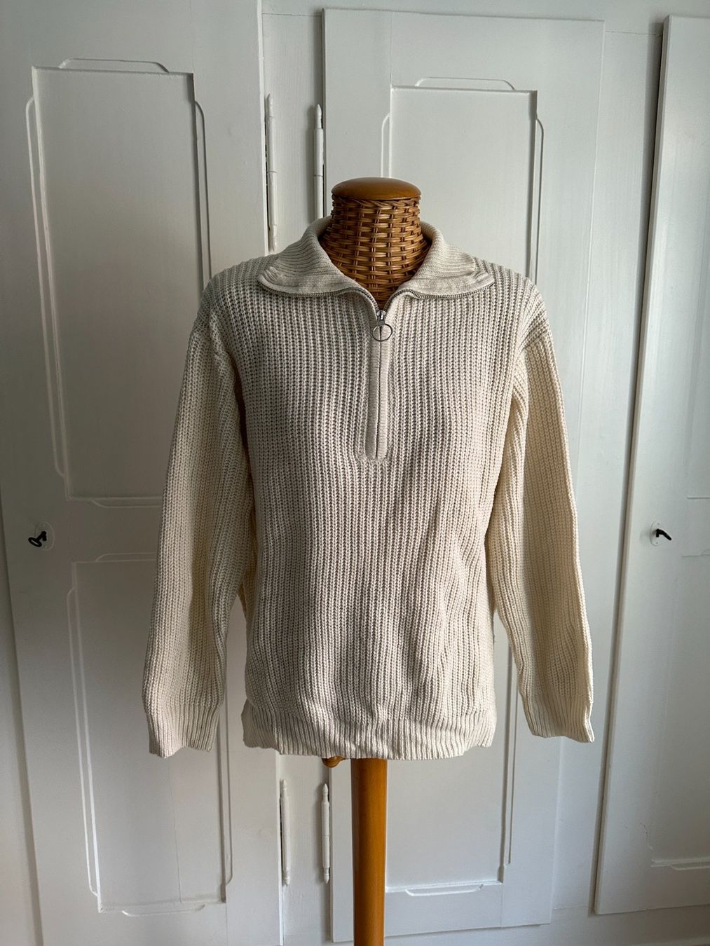 Shein Pulls & Sweat-shirts: Strickpullover offweiss 34 – D'occasion à Zürich par Diazaio