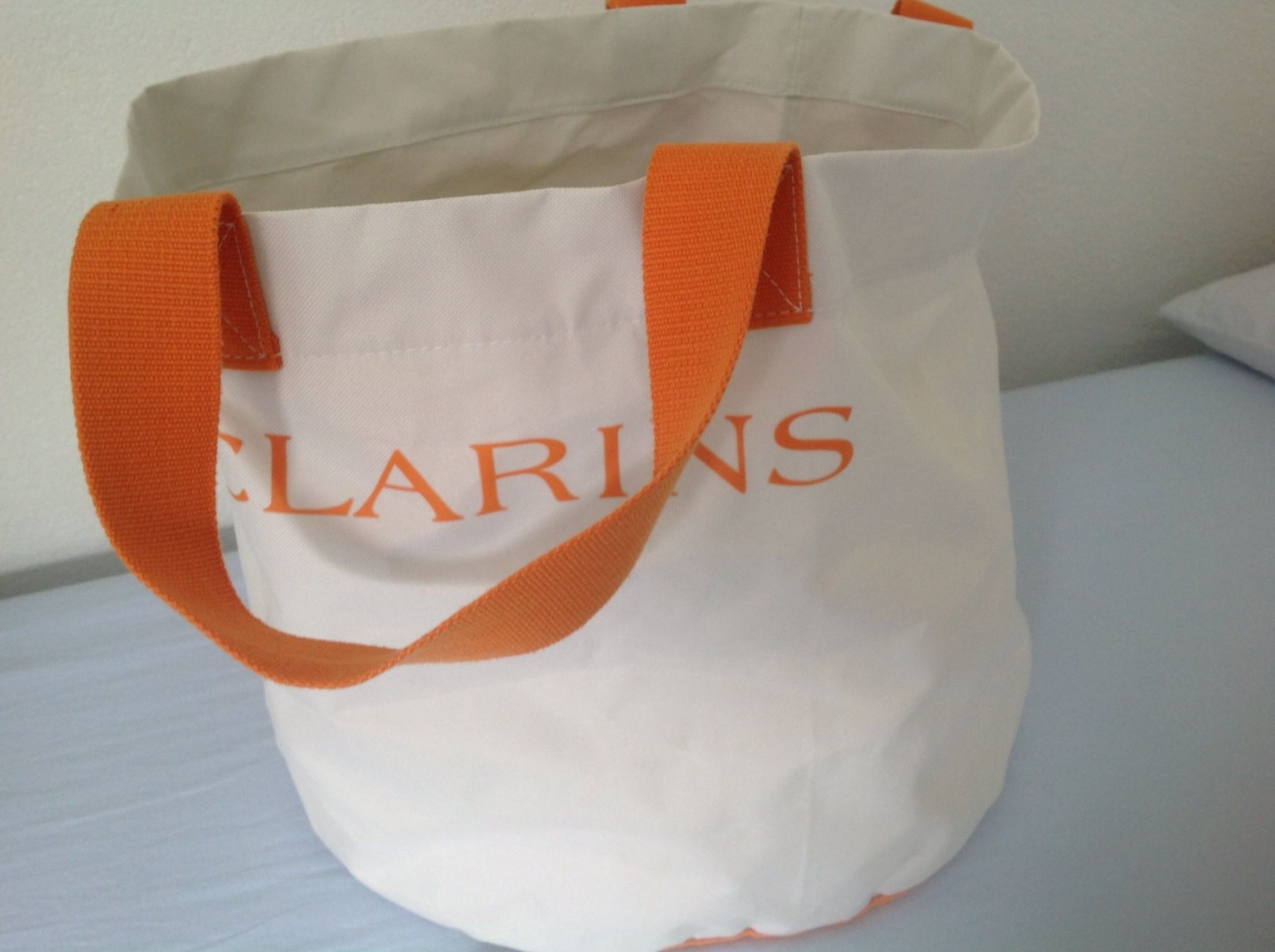 Borse da donna: Clarins - Sac de plage – Usato da Sion venduto da accroshoes
