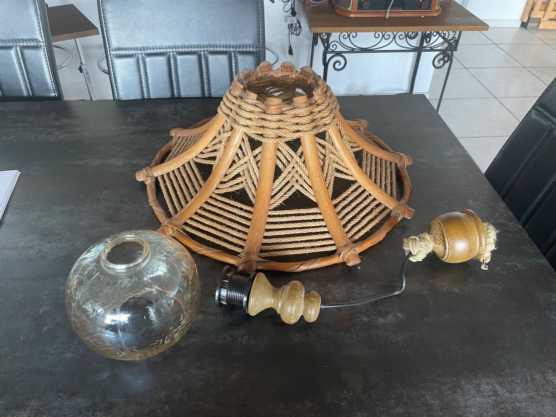Lampadari & plafoniere: Alte Hängeleuchte aus Rattan – Usato da Siebnen venduto da stevenf 6
