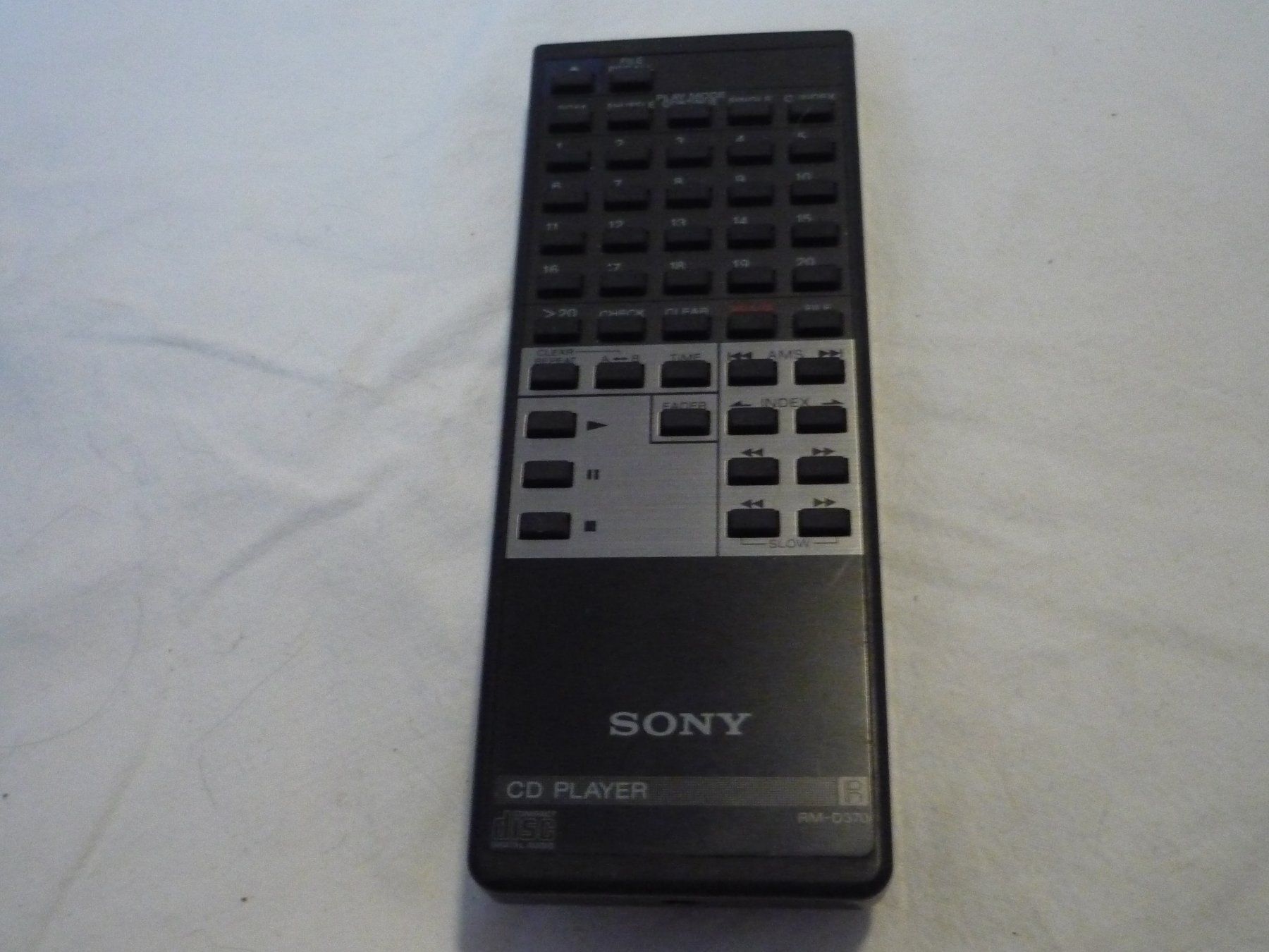Sony Telecomandi: Fernbedienung Sony CD Player - RM - D370 – Usato da Beringen venduto da Flatretriever
