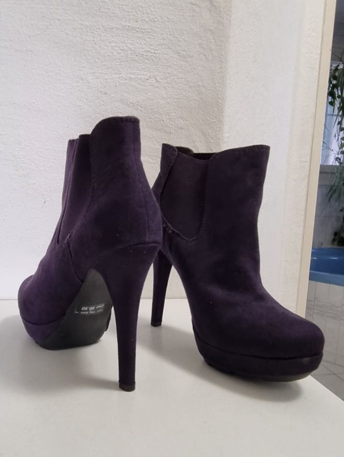 Scarpe da donna: Stiefel / Stiefelette Gr, 39 neu – Nuovo e nell'imballaggio originale da geroldswil venduto da Gumball1 1
