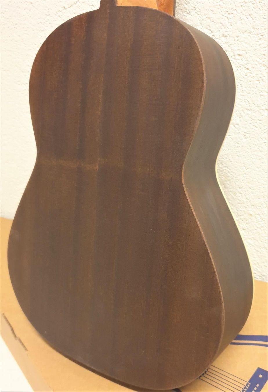 Alhambra Musikinstrumente: Kindergitarre Alhambra (1/2-tel Grösse) – Neu und originalverpackt aus Wöschnau von Musikhaus-Luethy5012 3