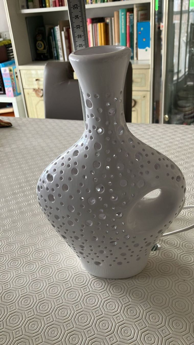 Lampen: Lampada da tavolo in ceramica bianca – Neu (gemäss Beschreibung) aus Melano von H-Sara 2