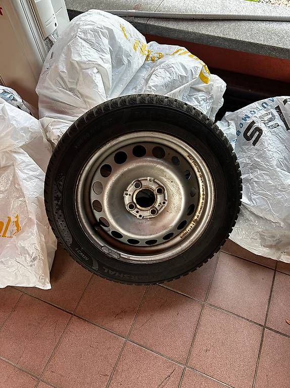 Pneus & Kompletträder: 4 cerchi+gomme 185/60 r15 – Gebraucht aus Morbio Inferiore von udry65