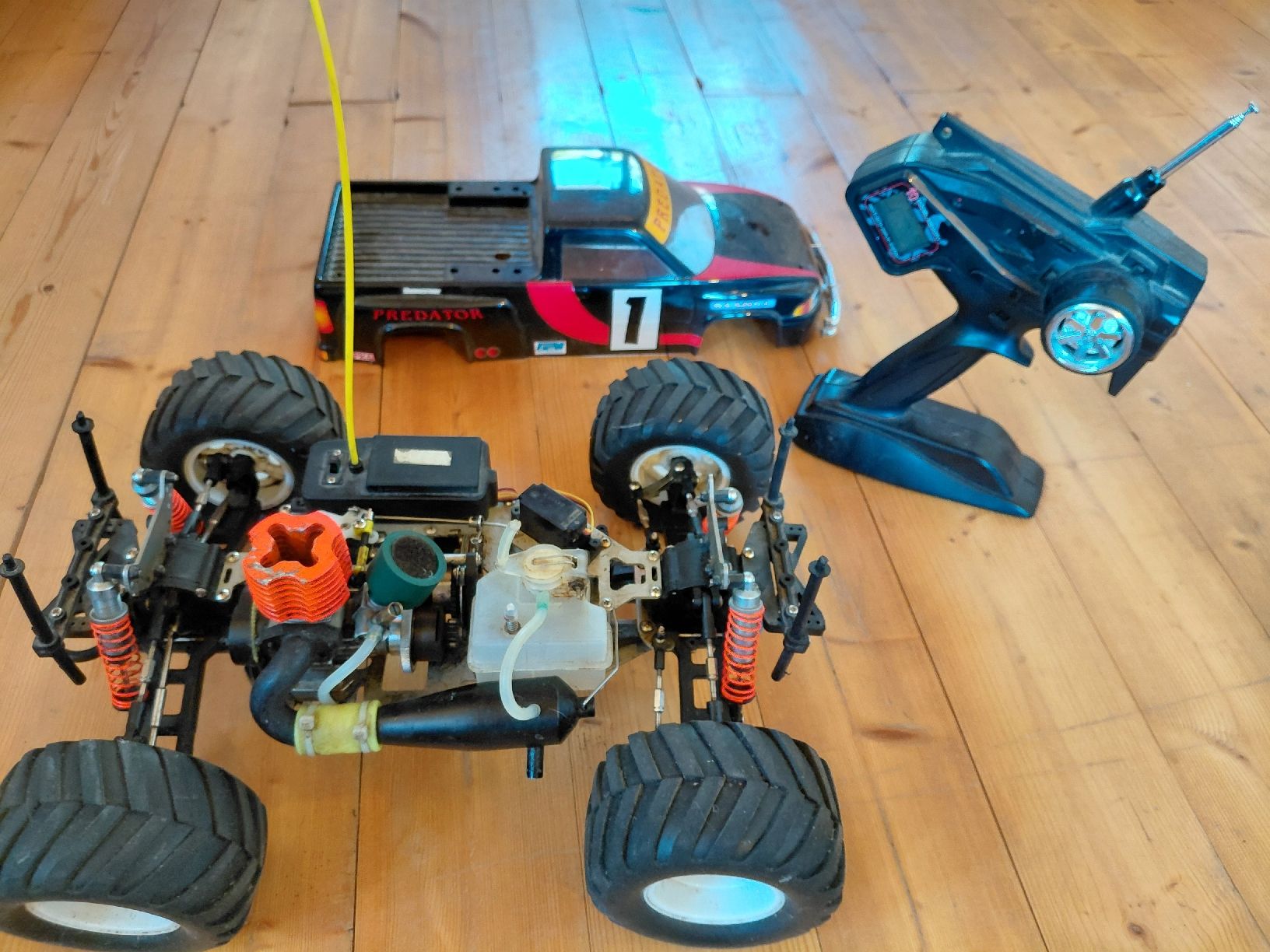 RC Modellbau: RC Nitro Car  – Gebraucht aus Sax von Ueli1995