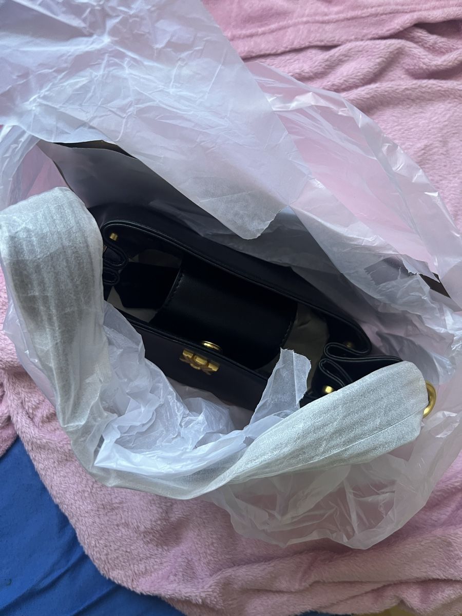 Taschen für Damen: Kassandre Paris Tasche schwarz Leder – Neu und originalverpackt aus Aeschi b. Spiez von Spatzumuus1 2