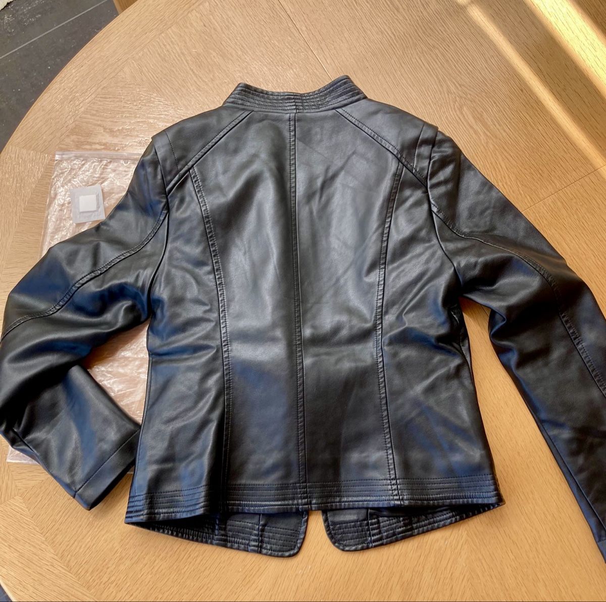 Jacken: Edle Kunstlederjacke – Neu und originalverpackt aus Thun von smi_nyv7 1