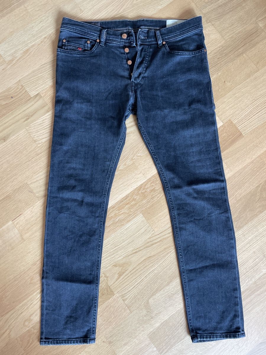 Diesel Jeans: Diesel Jeans Teppar W31, L30 – Usato da Zürich venduto da Circularrocks